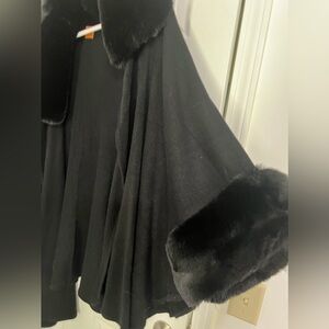 Women's Faux Fur Neck and Sleeve Knitted Cape Black OS new with tag